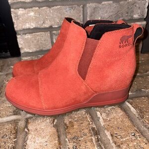 SOREL Women’s Evie Waterproof Orange Suede Wedge Lace Up Ankle Bootie Size 8